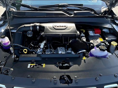 New 2025 Jeep Compass Latitude w/ Sun & Sound Group image 10