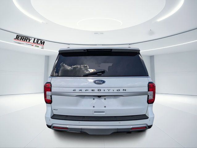 Used 2024 Ford Expedition XLT AWD/4WD image 4