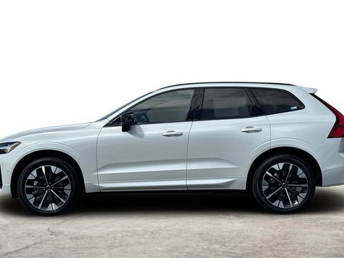 Used 2026 Volvo XC60 B5 Plus w/ Protection Package Premier image 5
