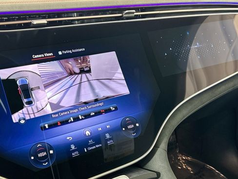 Certified 2024 Mercedes-Benz EQS 580 4MATIC Sedan image 14