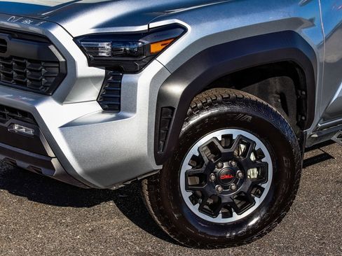 Used 2024 Toyota Tacoma TRD Off-Road image 41