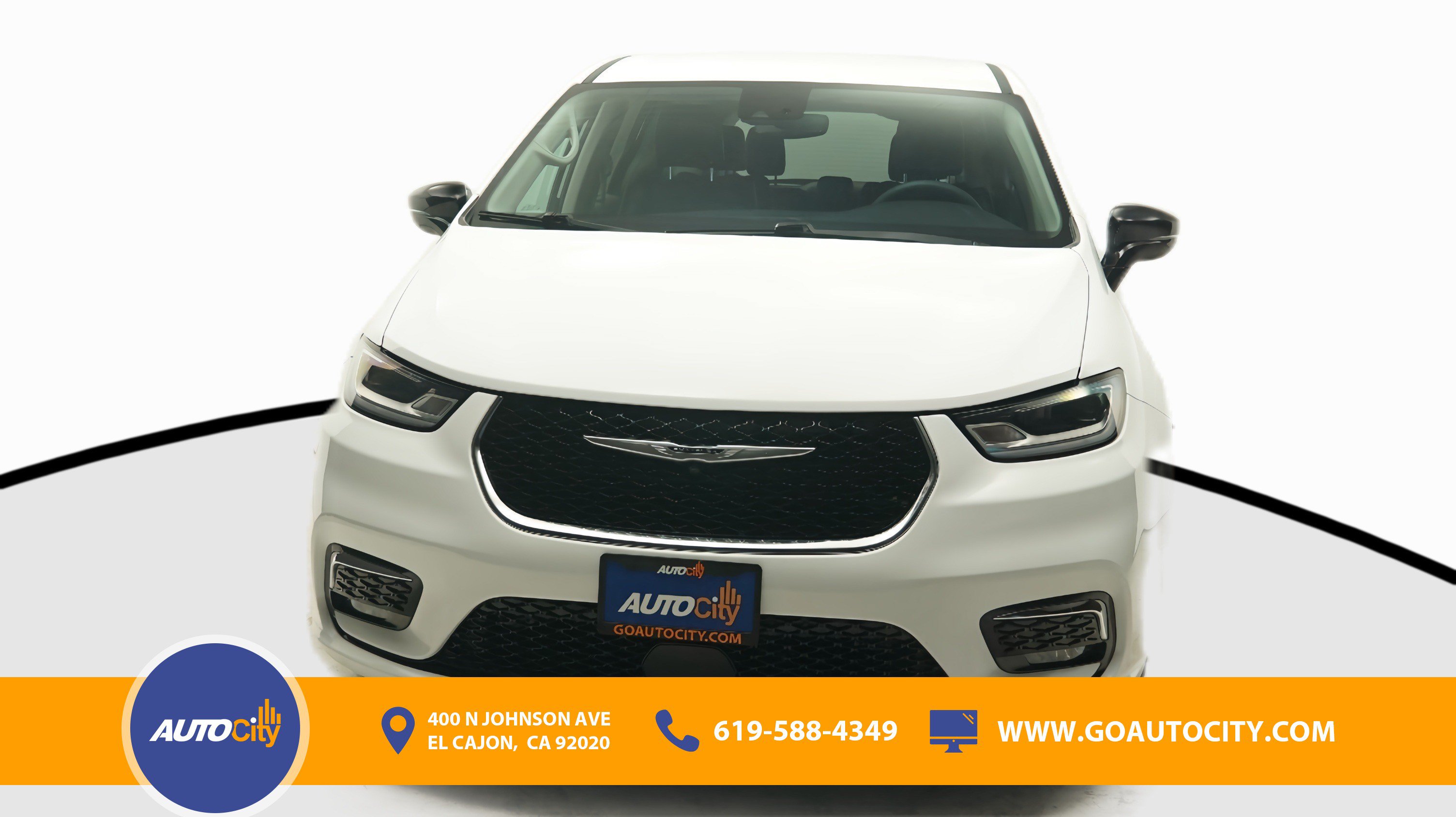 Used 2024 Chrysler Pacifica Touring-L FWD image 4