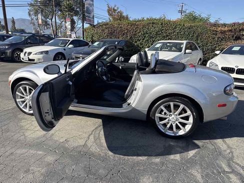 Used 2007 MAZDA MX-5 Miata Grand Touring w/ Premium Pkg image 12