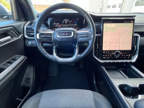 Used 2025 GMC Acadia Elevation image 13