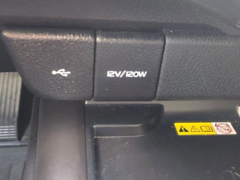 Used 2022 Toyota Camry XSE FWD image 18