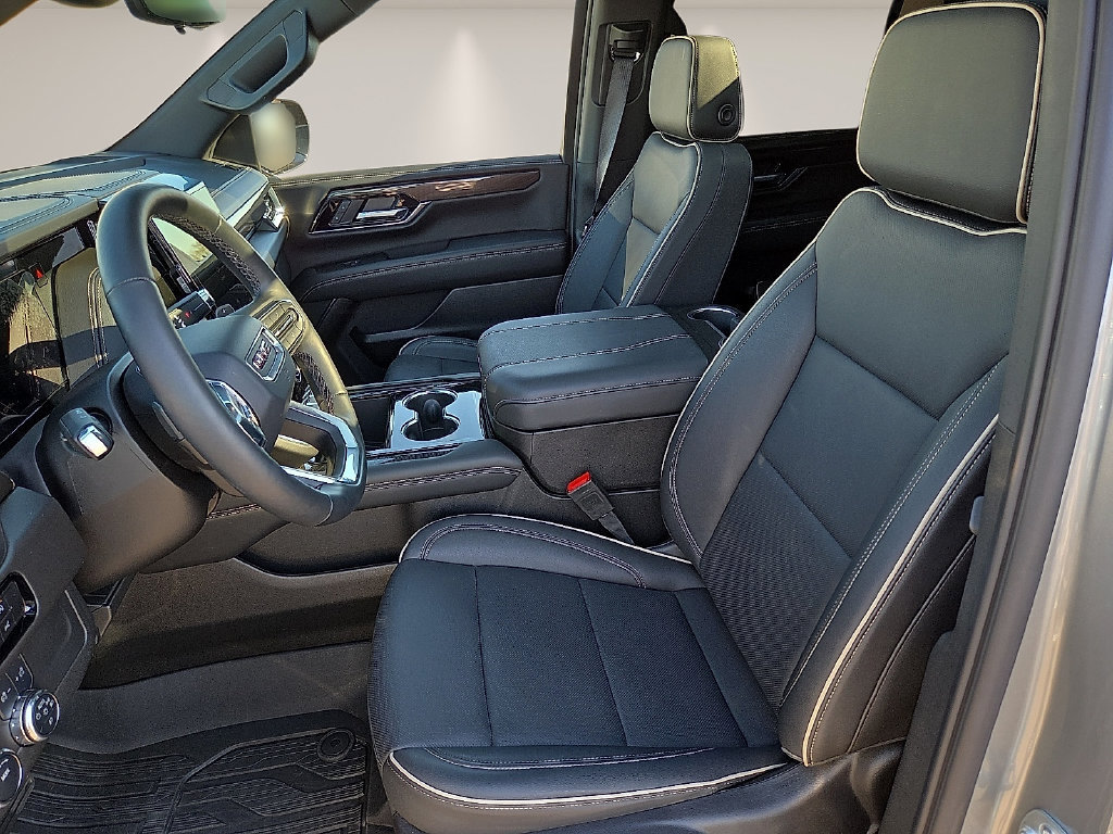 Used 2025 GMC Yukon Elevation w/ Technology Package RWD image 14