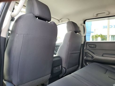 Used 2022 Nissan Frontier S image 12