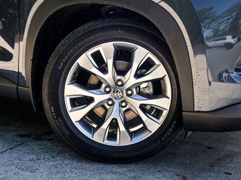 Used 2025 Toyota Grand Highlander AWD Hybrid image 13