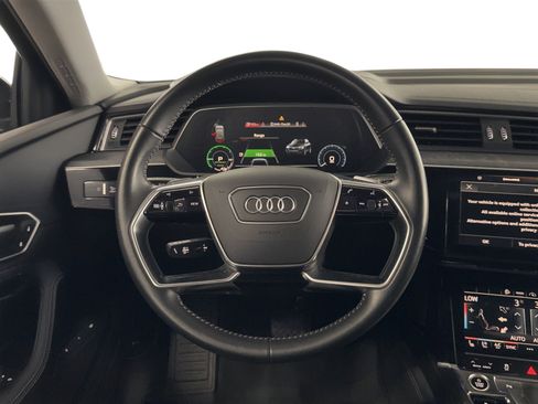 Used 2021 Audi e-tron Premium Plus w/ Premium Plus Package image 19