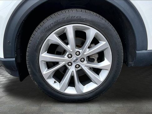 Used 2022 Ford Explorer Platinum w/ Equipment Group 601A AWD/4WD image 30