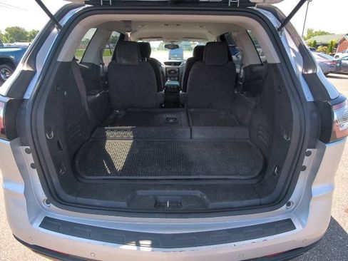 Used 2017 Chevrolet Traverse LT w/ Style and Technology Package FWD image 33