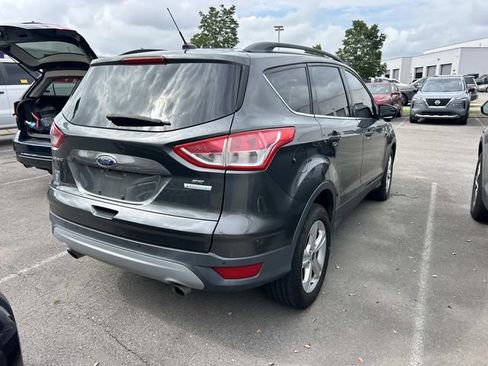 Used 2016 Ford Escape SE w/ Equipment Group 201A FWD image 4