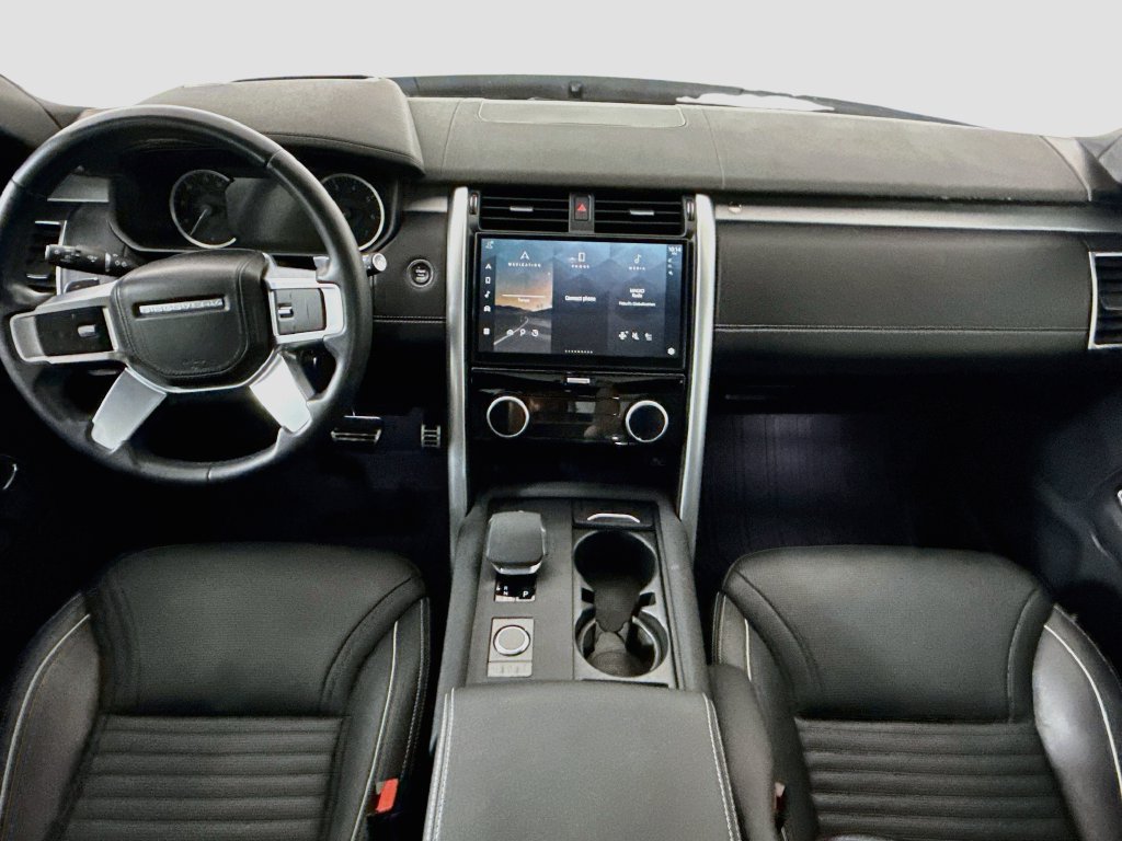 Used 2023 Land Rover Discovery HSE R-Dynamic AWD/4WD image 13