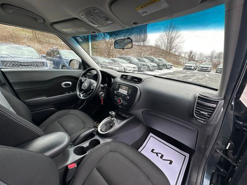 Used 2017 Kia Soul + image 24