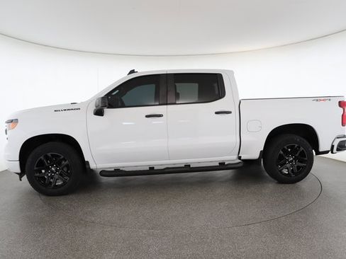 Used 2023 Chevrolet Silverado 1500 Custom image 5