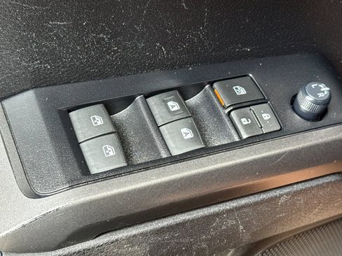 Used 2021 Toyota Tacoma TRD Off-Road AWD/4WD image 11