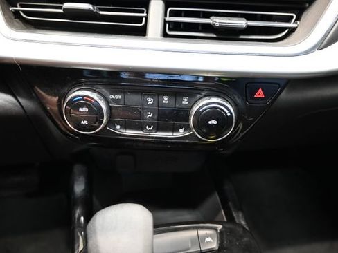 Used 2024 Chevrolet Trax LT w/ Driver Confidence Package FWD image 17