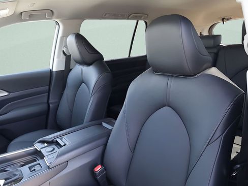 New 2026 Toyota Grand Highlander AWD image 8