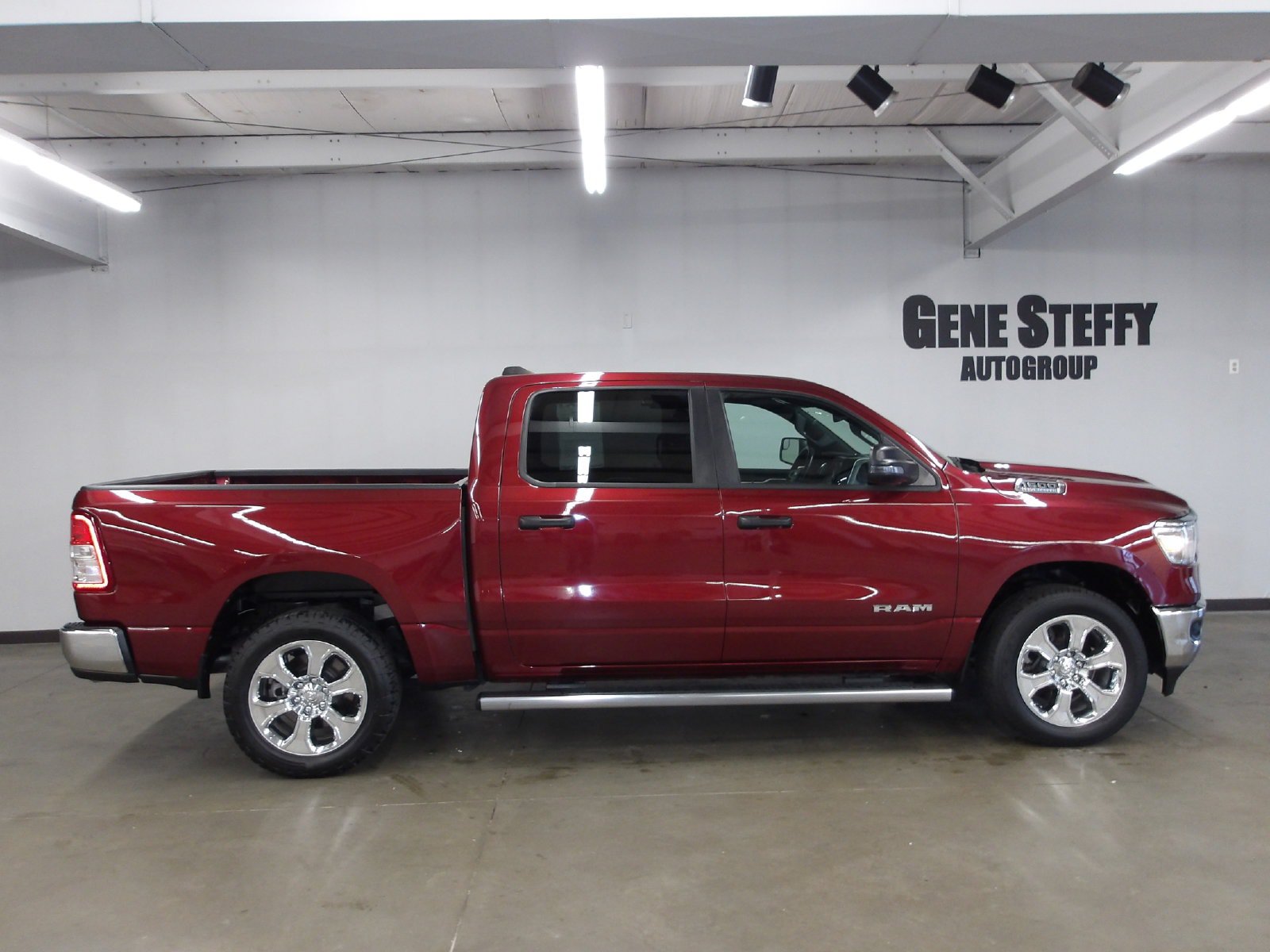 Used 2024 RAM 1500 Big Horn AWD/4WD image 3