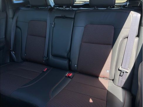 Used 2025 Nissan Kicks SR FWD image 9
