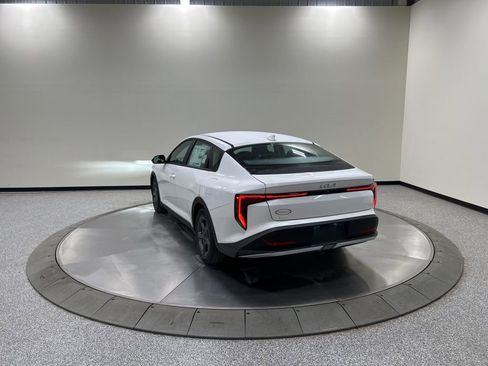 New 2026 Kia K4 LXS image 7