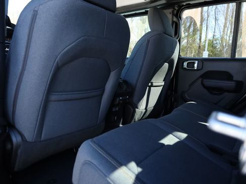 Used 2025 Jeep Gladiator Willys image 34