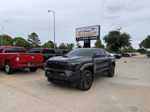 Used 2024 Toyota Tacoma TRD Sport AWD/4WD image 41