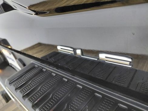 Used 2019 GMC Sierra 1500 SLE w/ SLE Value Package image 18