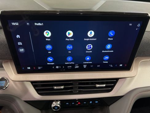 New 2025 Ford Explorer Active w/ Active Comfort Package image 9