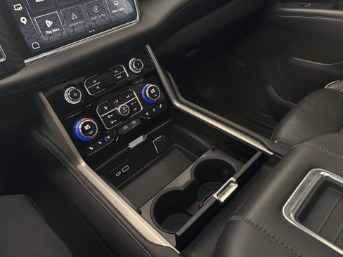 Used 2023 GMC Yukon XL Denali AWD/4WD image 45