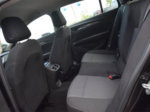 Used 2019 Buick Regal Preferred w/ Sights and Sounds Package image 16