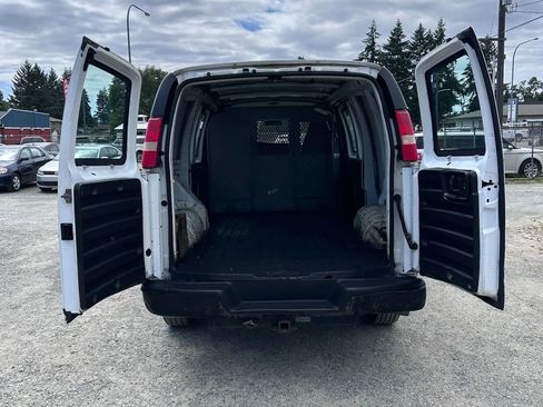 Used 2008 Chevrolet Express 3500 Van 3D image 5