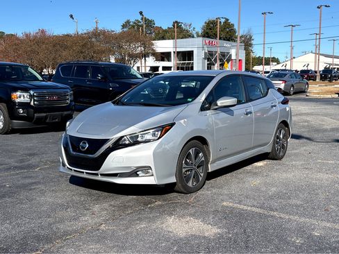 Used 2019 Nissan Leaf SV w/ SV Technology Package image 3