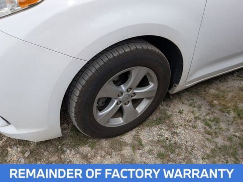 Used 2014 Toyota Sienna L FWD image 4