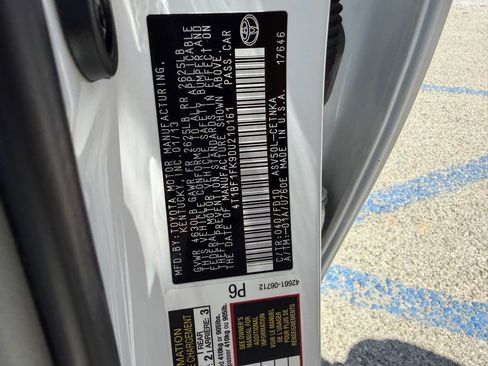 Used 2013 Toyota Camry LE FWD image 11