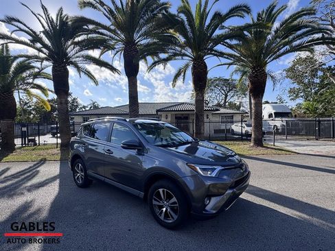 Used 2017 Toyota RAV4 XLE image 2