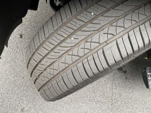 Used 2023 GMC Yukon Denali RWD image 12