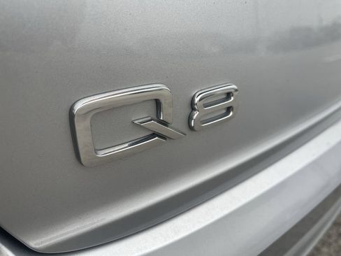 Used 2022 Audi Q8 Premium Plus image 12