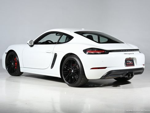 Used 2018 Porsche 718 Cayman S RWD image 6