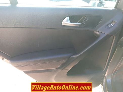Used 2016 Volkswagen Tiguan SE image 26