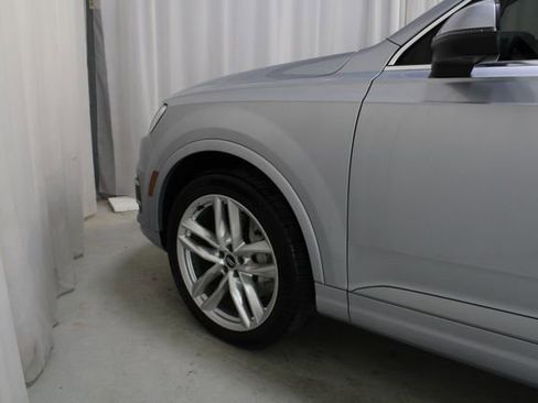 Used 2018 Audi Q7 3.0T Prestige w/ Prestige Package AWD/4WD image 32