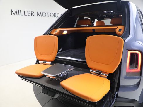 Certified 2024 Rolls-Royce Cullinan Black Badge w/ Driver's Package image 35