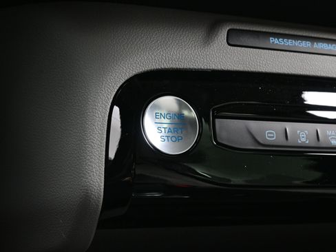 Used 2025 Ford Escape SE image 20