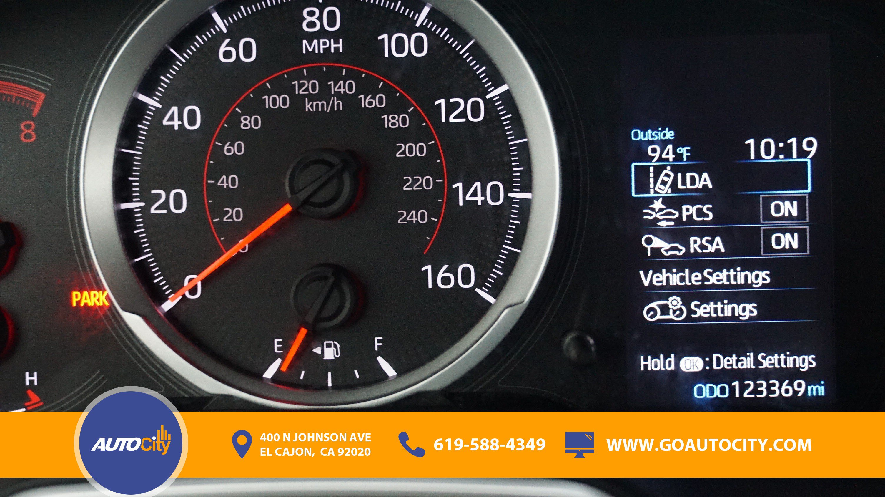 Used 2022 Toyota Corolla SE FWD image 2