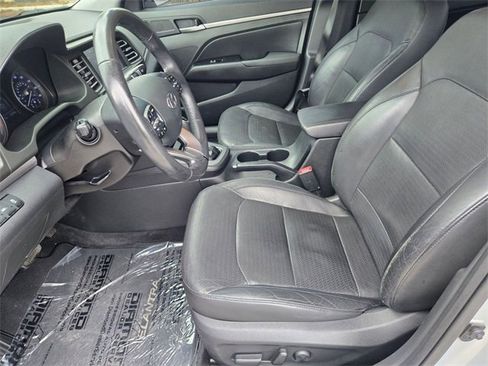 Used 2019 Hyundai Elantra Limited w/ Cargo Package image 15