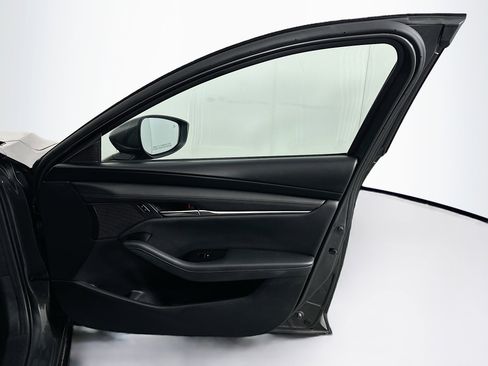 Used 2021 MAZDA MAZDA3 s image 32