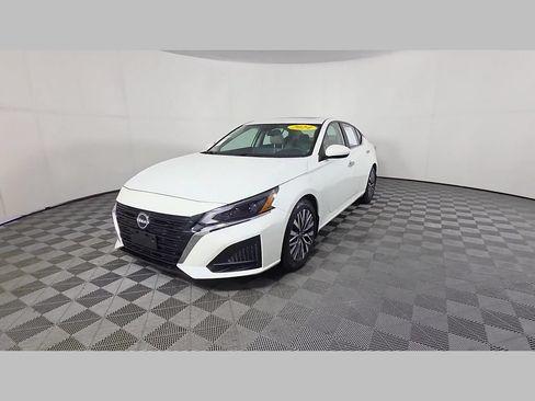 Used 2024 Nissan Altima 2.5 SV w/ SV Premium Package FWD image 51