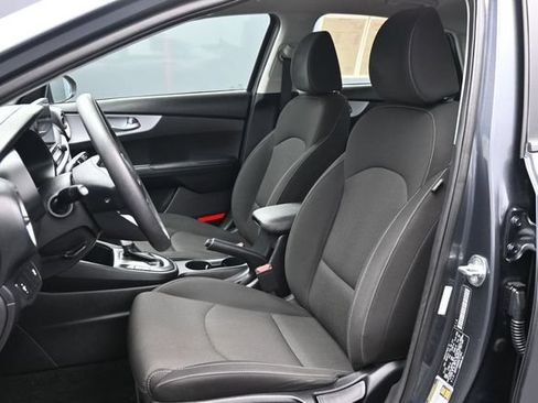 Used 2024 Kia Forte LXS FWD image 6