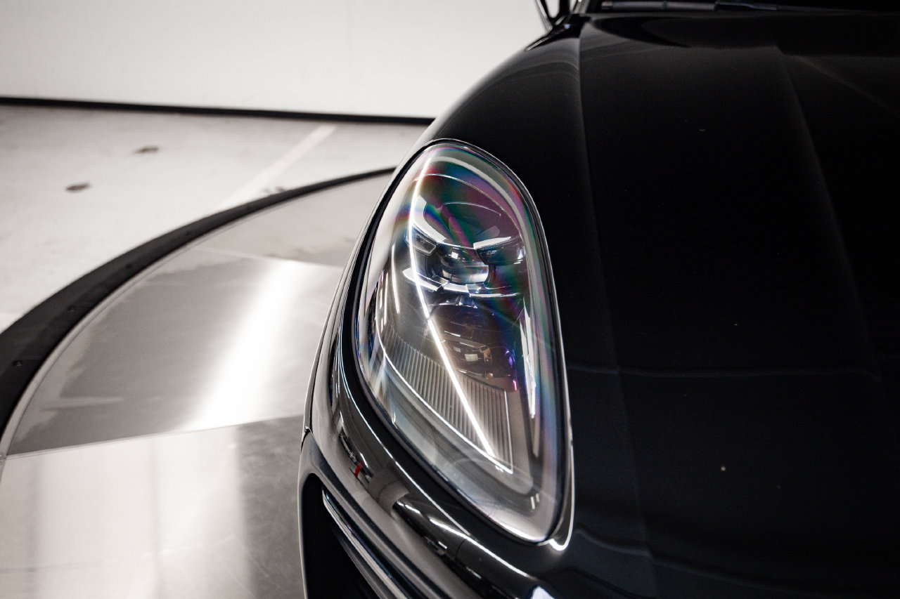 Certified 2024 Porsche Macan AWD/4WD image 13