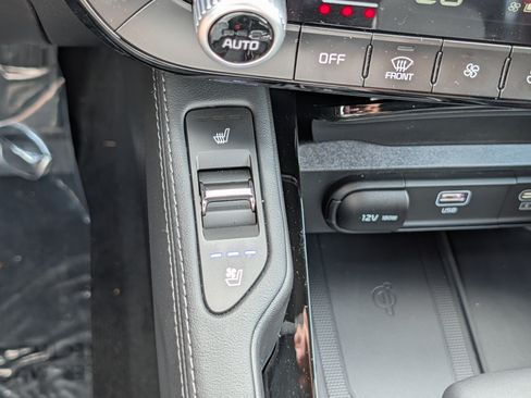 Certified 2025 Kia Telluride AWD image 28
